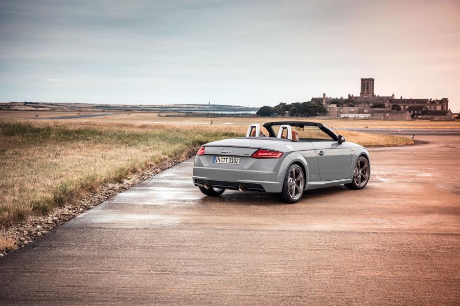  Audi TT Roadster 20 Years (8S) 2018 года  (WW) (фото 21 из 44)